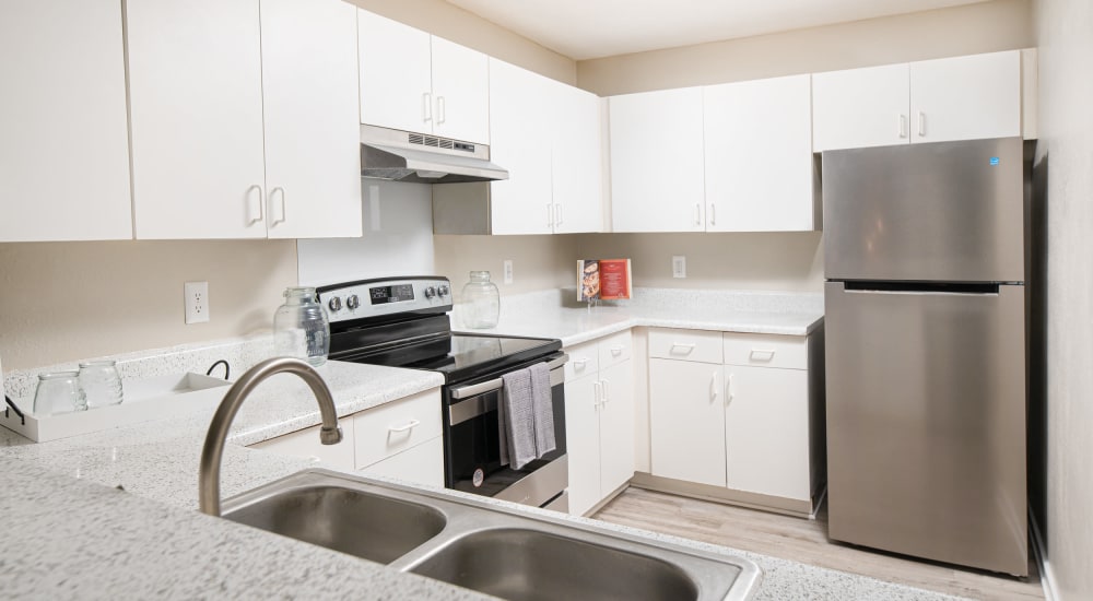 Spacious kitchen at Windsor Lake in Brandon, Mississippi