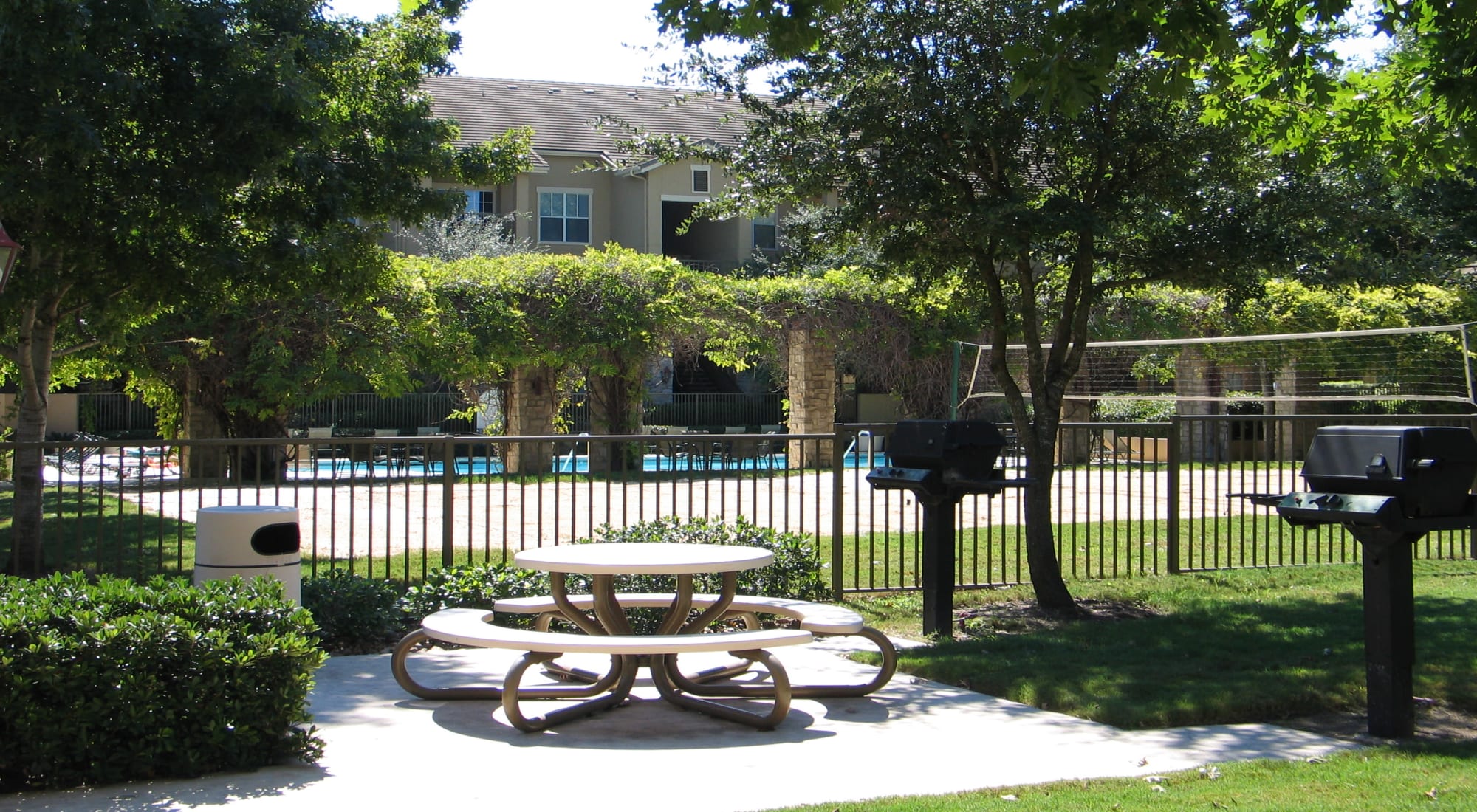 Picnic table and community space at Villas at Oakwell Farms in San Antonio, Texas