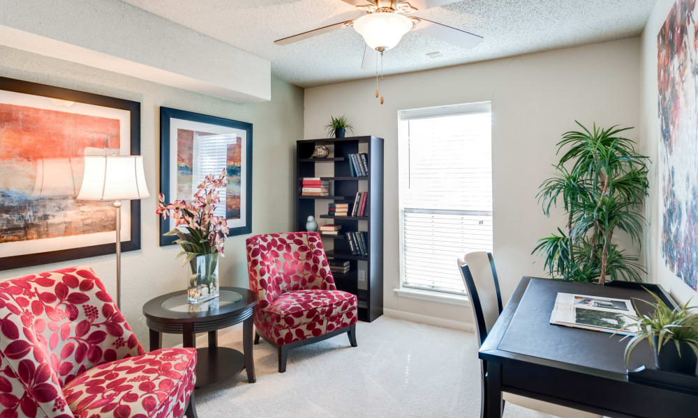 Living room at Seventeen15