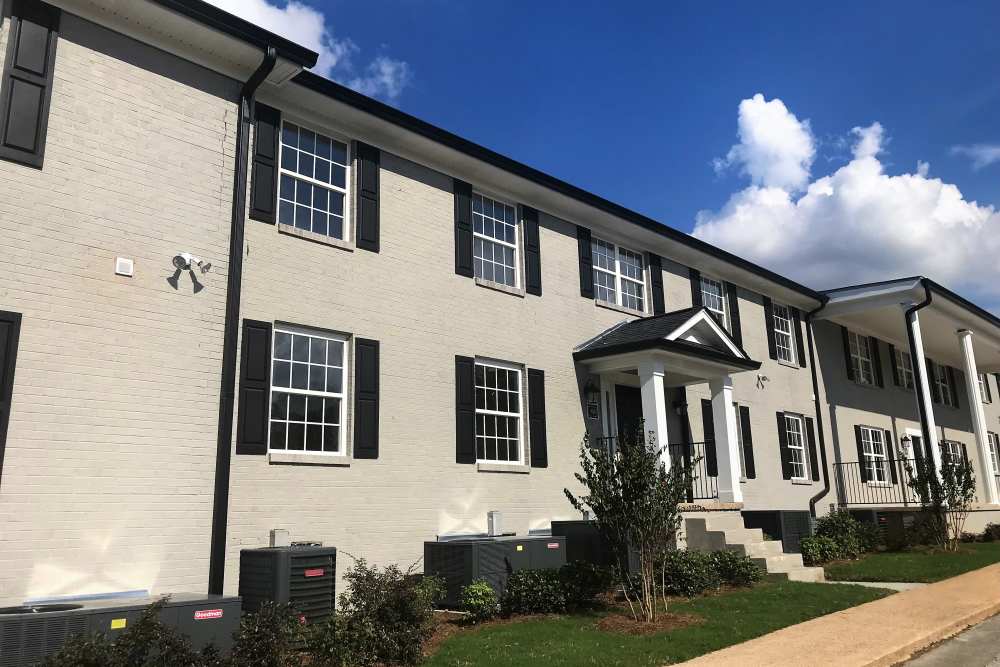 Apartment entrance at Midtown Square Chattanooga Apartments in Chattanooga, Tennessee