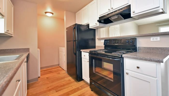 Maybeck at the Bend model kitchen
