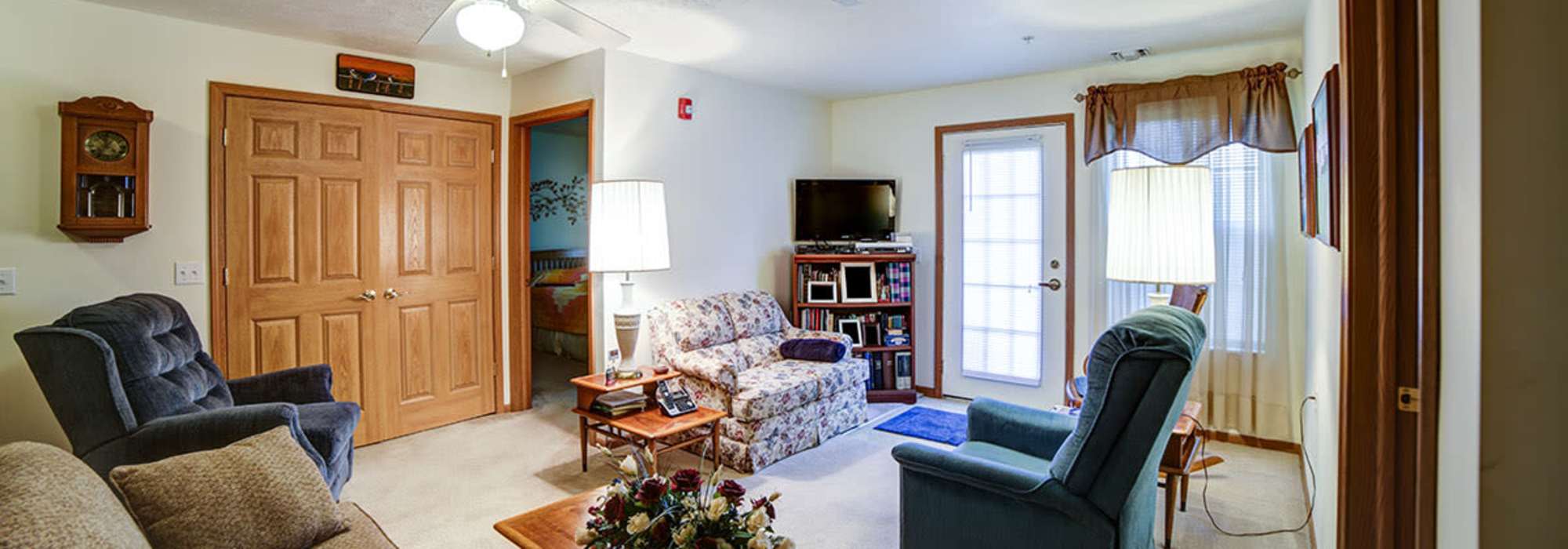 Living room with furniture at Cumberland Meadows in Cumberland, Maryland