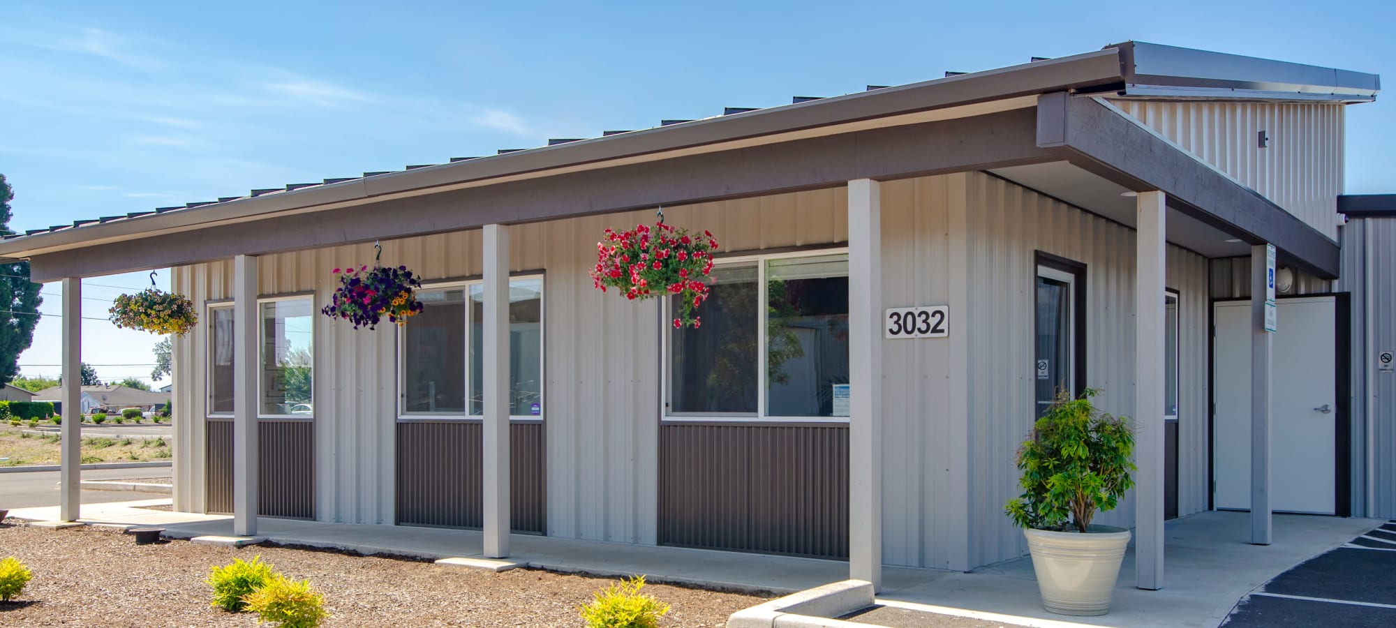 RV, boat and auto storage at Oregon RV & Storage in Hubbard, Oregon