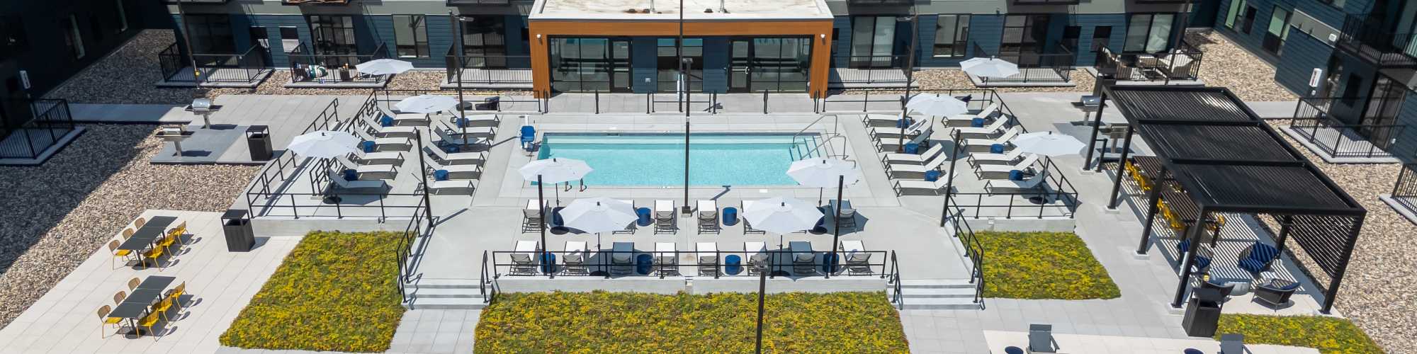 Reviews of Oaks Pentagon Village in Edina, Minnesota