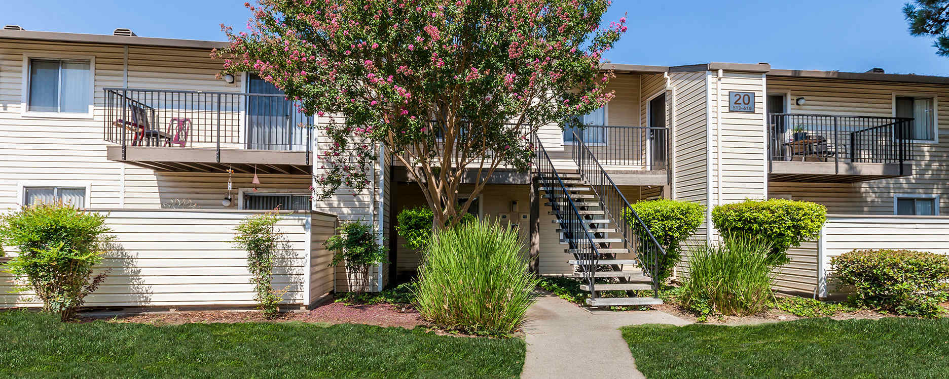 Outside of The Woodlands Apartments in Sacramento, California v
