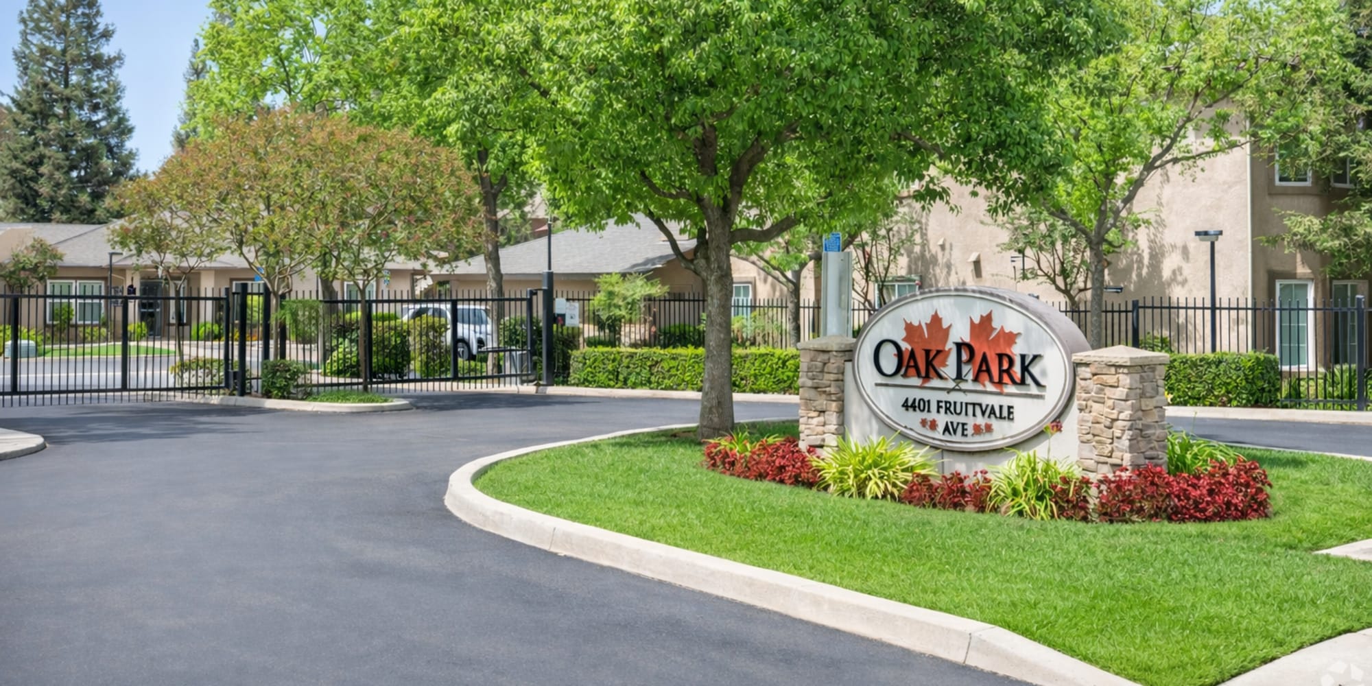 Apartments in Bakersfield, California at Oak Park Apartments 