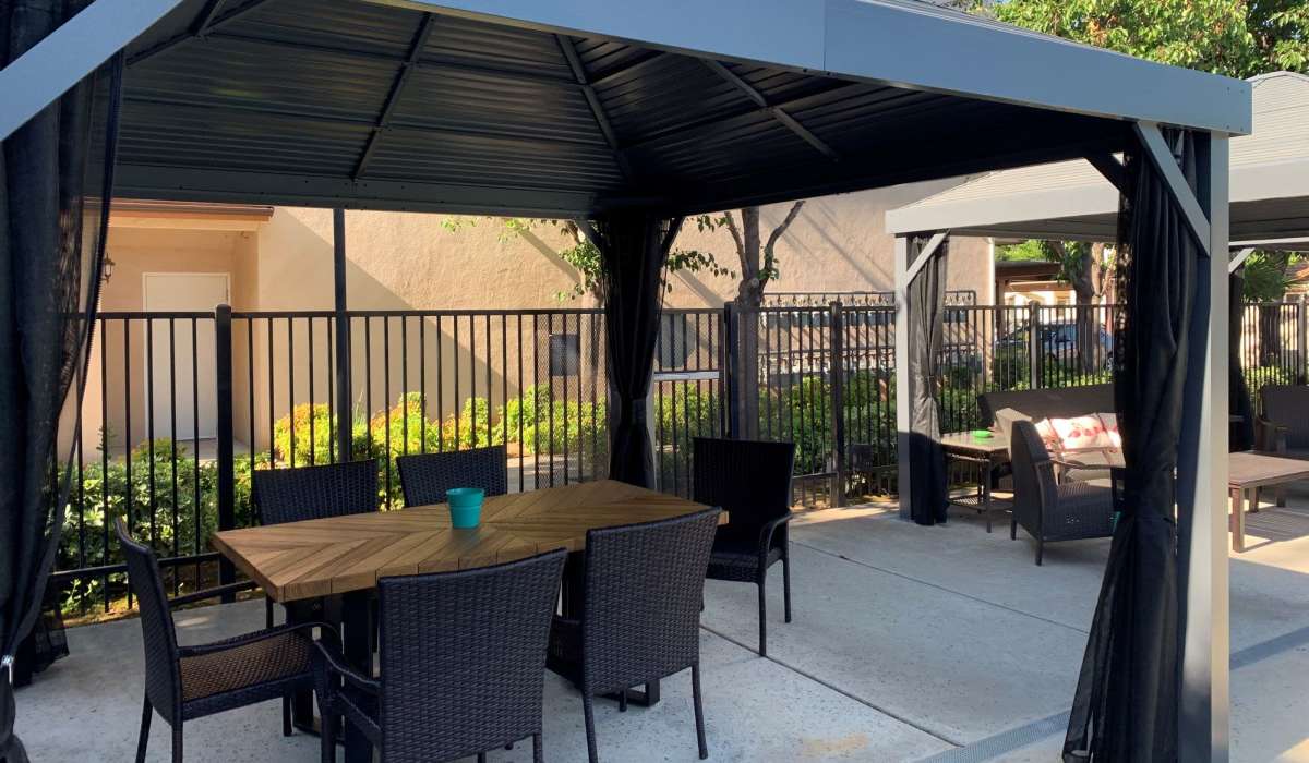 Covered sitting area at Westwood Bluffs in Fresno, California
