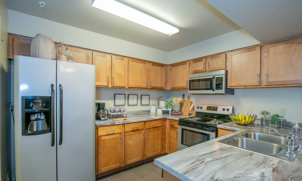 Kitchen at Cascata Apartments in Tulsa, Oklahoma