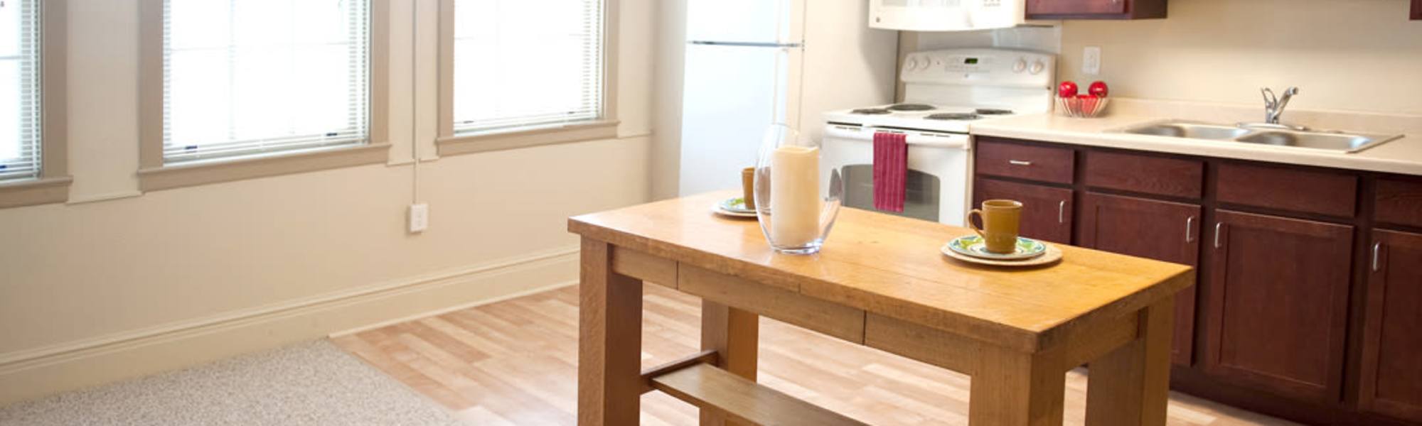 Rental requirements at Russell Lamson in Waterloo, Iowa