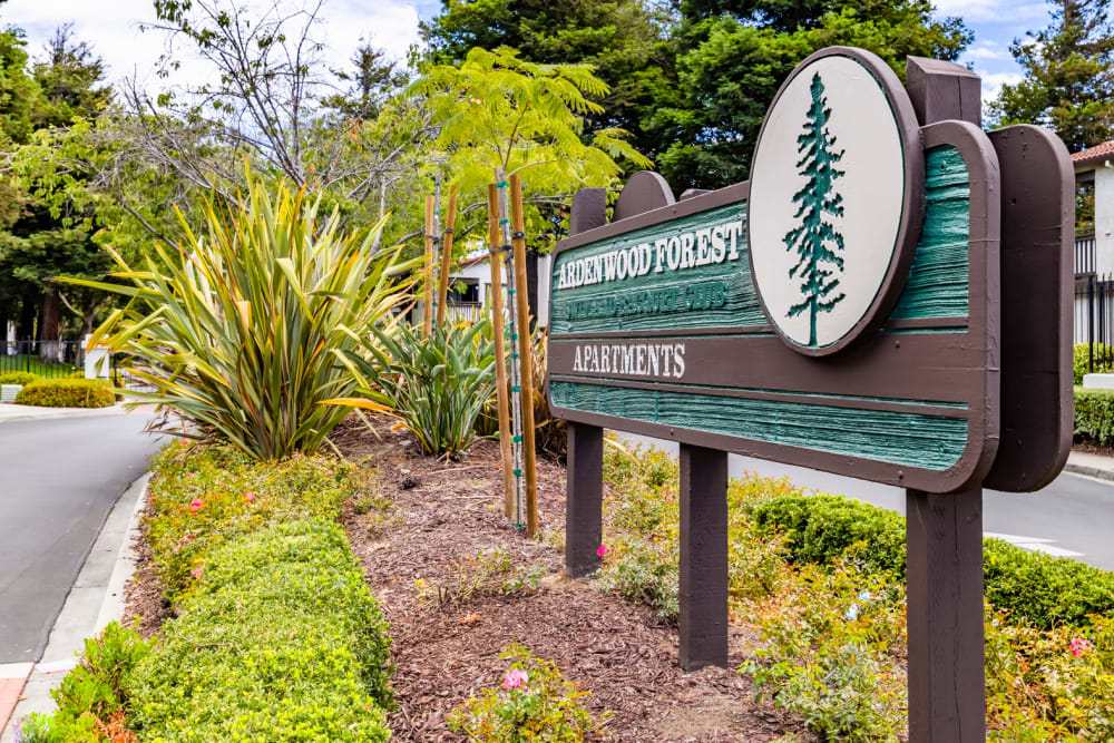 Property sign board at Ardenwood Forest Rental Condominiums in Fremont, California