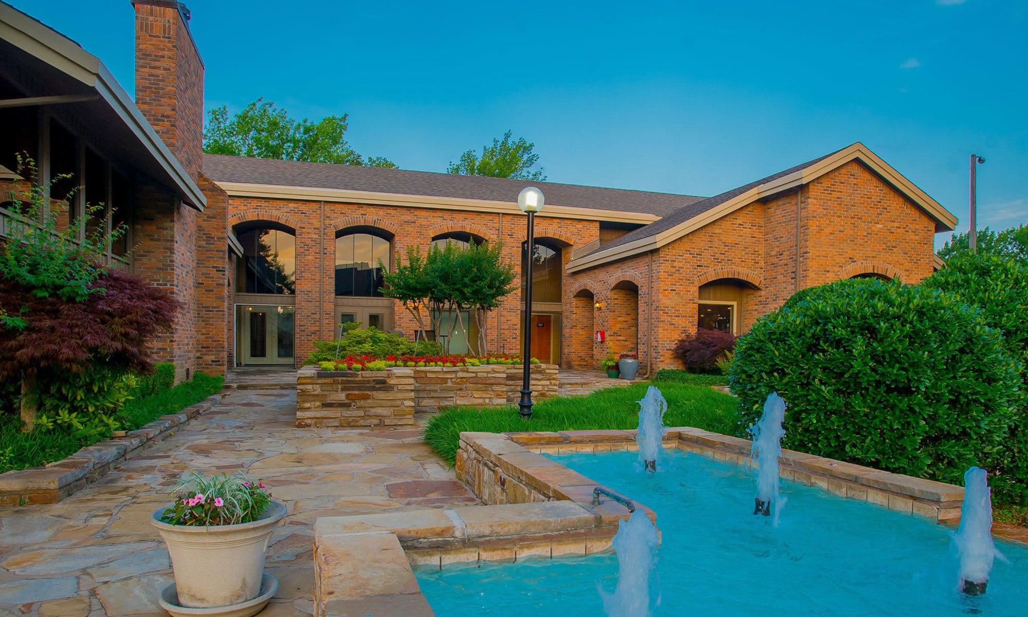Affordable Apartments in South Tulsa, OK | One Eton Square