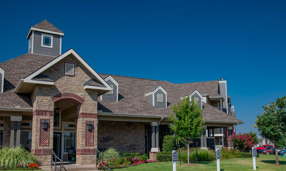 Exterior at The Park on Westpointe in Yukon, Oklahoma
