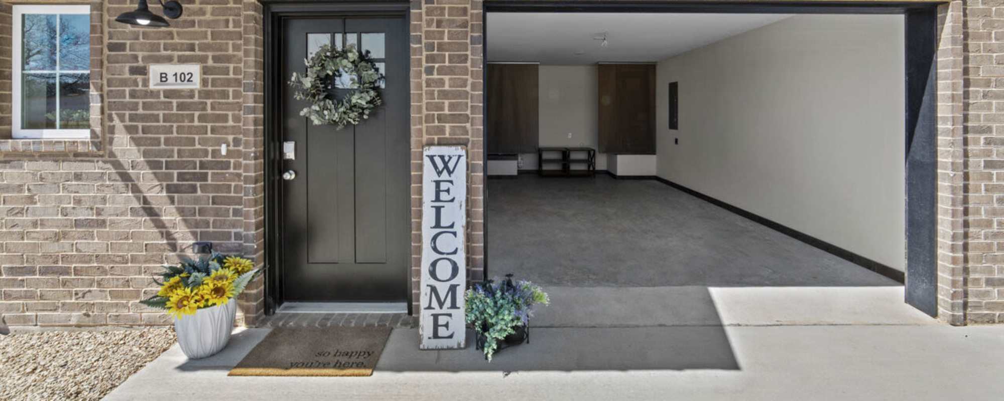 Exterior view of apartments at Settlers Trail Apartments in Lindale, Texas
