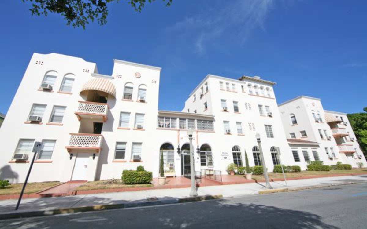 Apartment exterior at El Cid Apartments in West Palm Beach, Florida