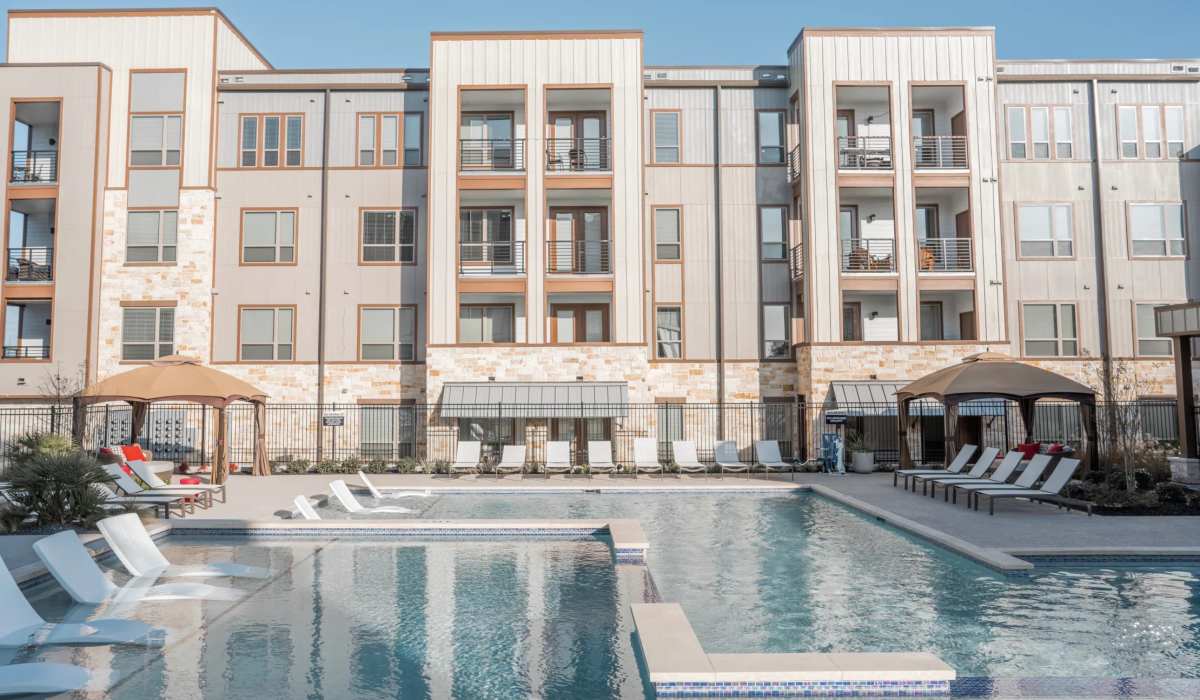 Sparkling swimming pool at Caprock Crossing in College Station, Texas