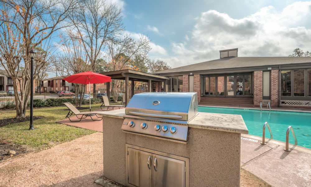 BBQ area at Rock Creek Apartments