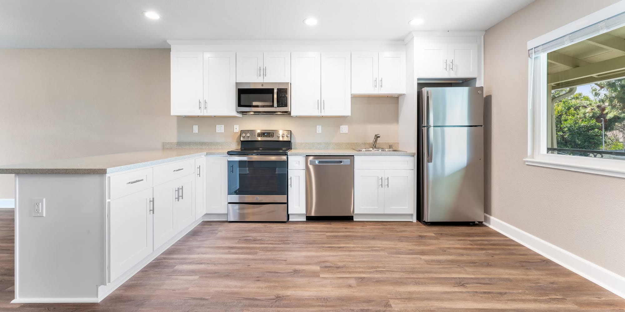 Fremont, California, apartments at Fremont Arms Apartment Homes