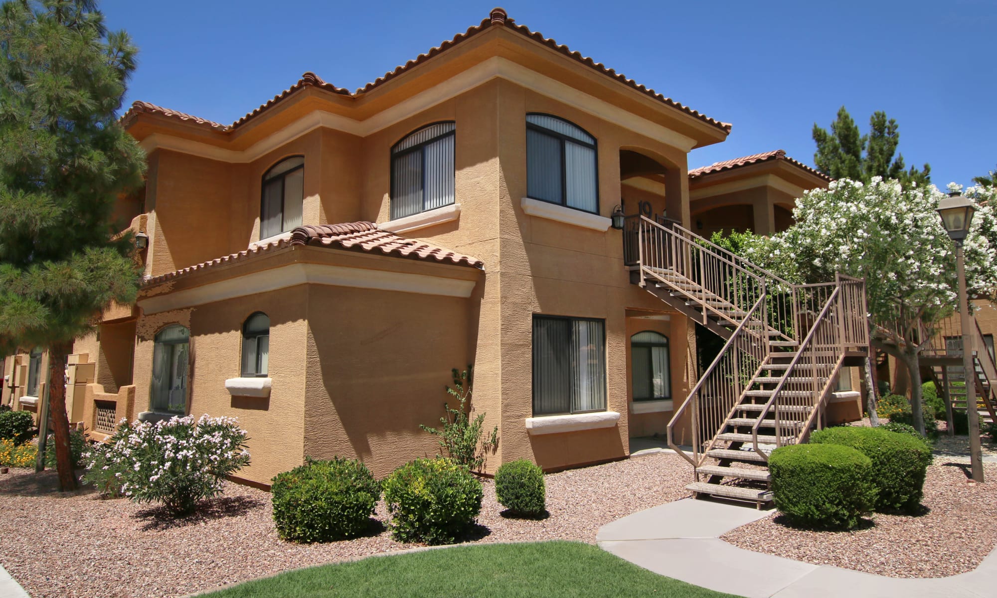 Apartments at The Retreat at the Raven in Phoenix, Arizona