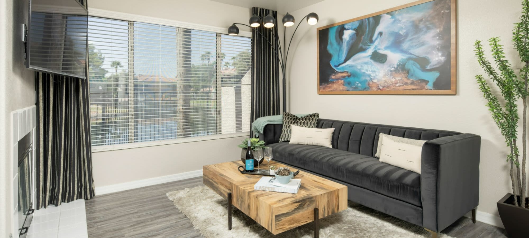 Apartments in Glendale, Arizona at Lakes at Arrowhead Ranch