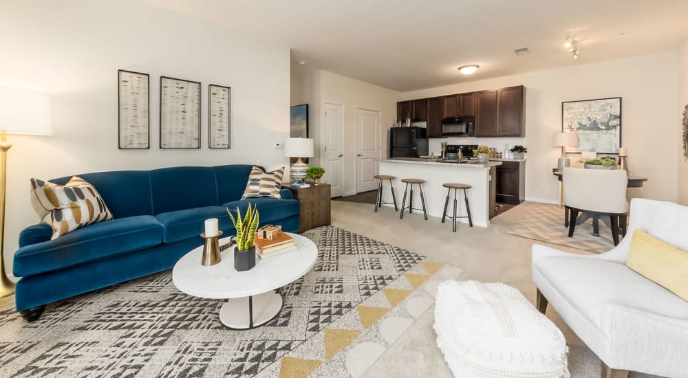 Well-decorated living space at Overland Park in Pickerington, Ohio