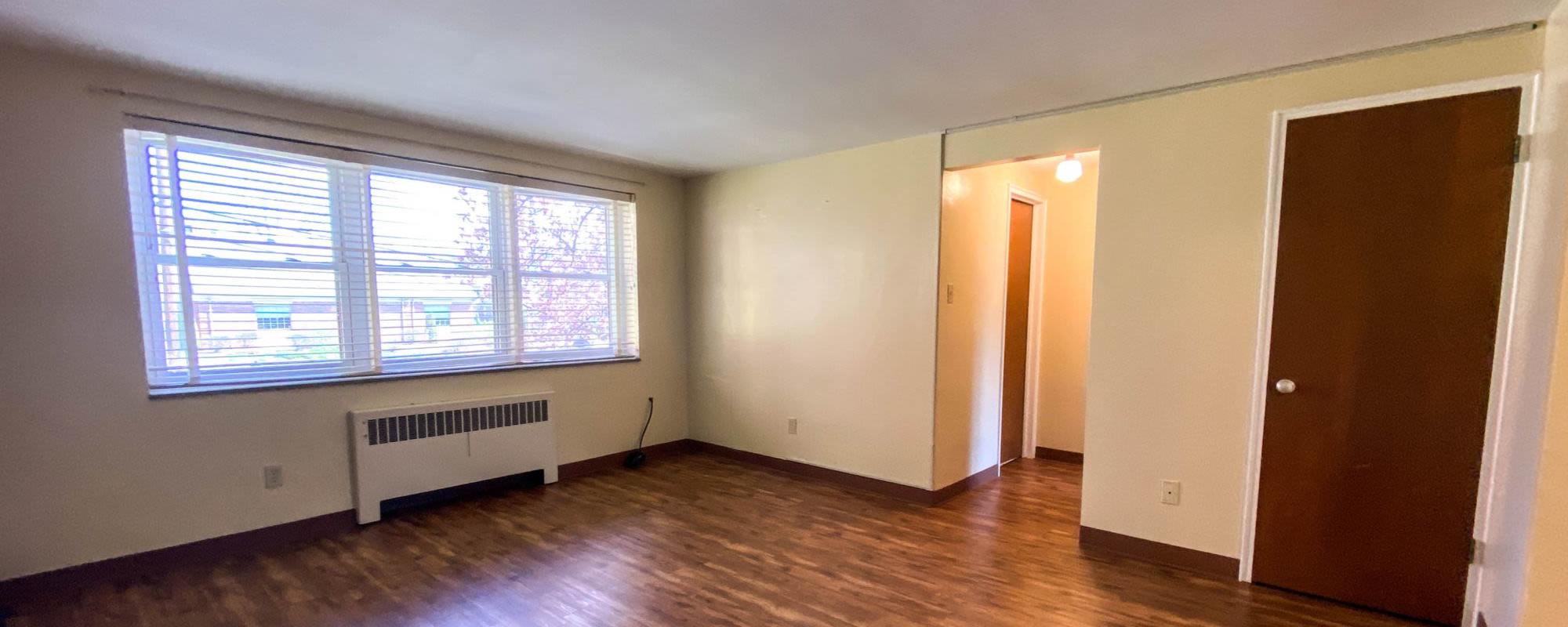 Living room with window at Lebanon Vue in Pittsburgh, Pennsylvania