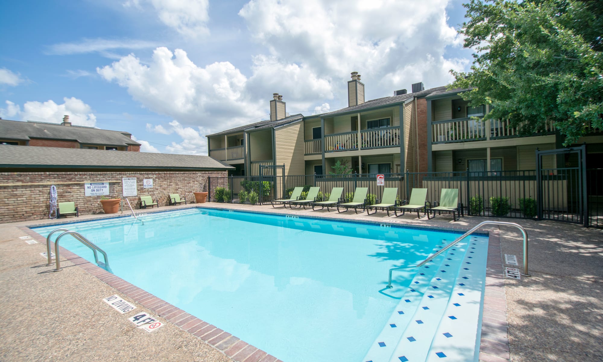 Apartments at Stonecrossing of Westchase in Houston, Texas