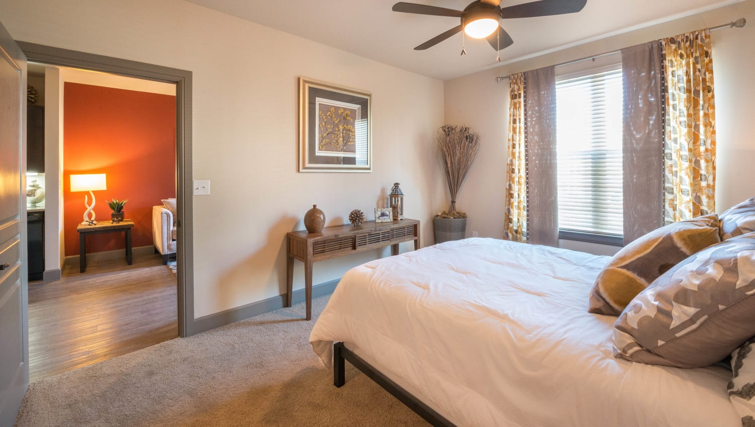 Photos of Union At Carrollton Square Apartments in Carrollton, TX