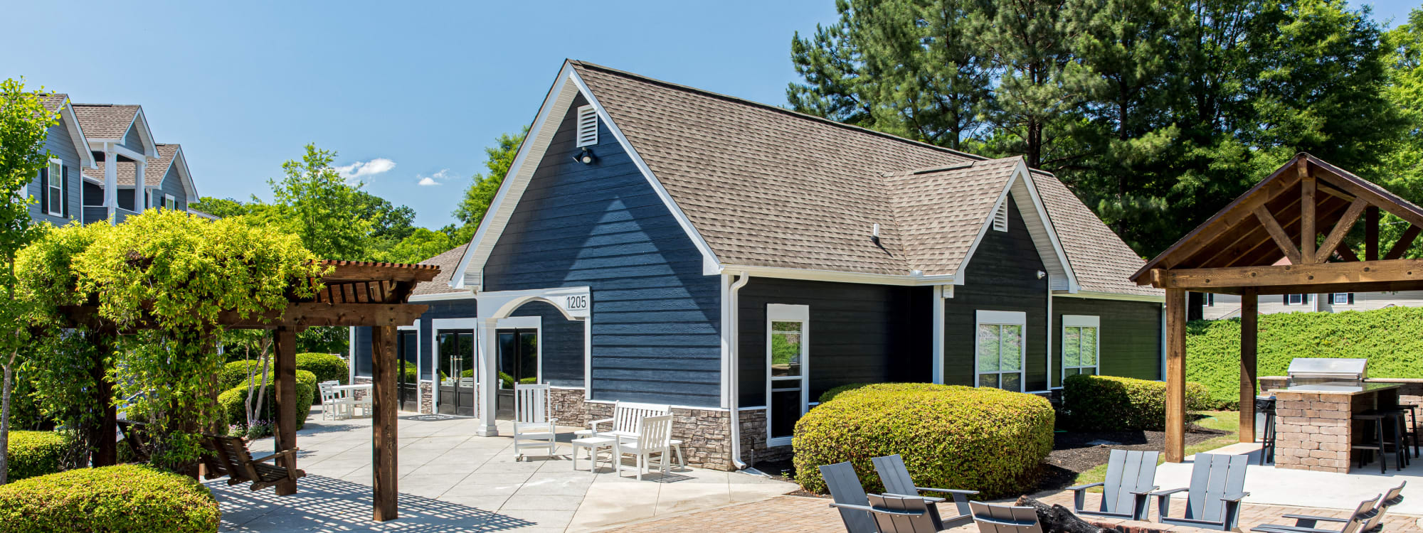 Exterior of office at Carrollton Crossing in Carrollton, Georgia