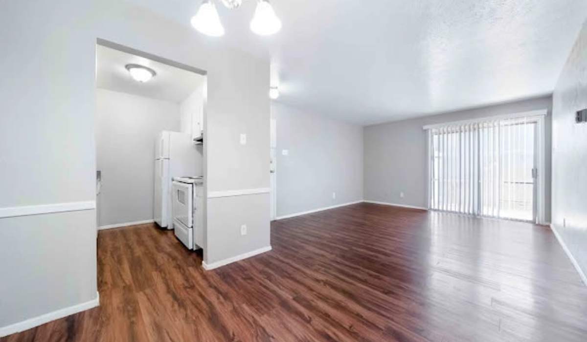 Unfurnished Living room withh close access to kitchen at 2704 CDMX in Dallas, Texas
