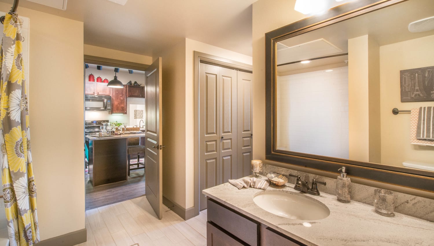 Photos of Union At Carrollton Square Apartments in Carrollton, TX