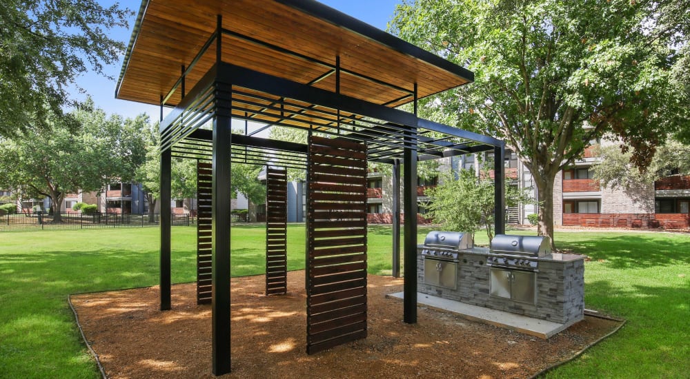 Resident barbeque area at The Hub at Chisolm Trail in Fort Worth, Texas