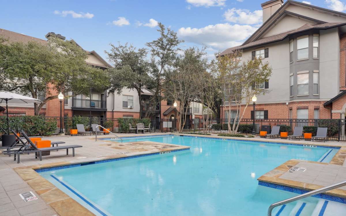 Community swimming pool at Carrara at Cole in Dallas, Texas 