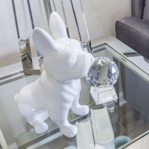 Trinkets on a table at Sherwood in Folsom, California