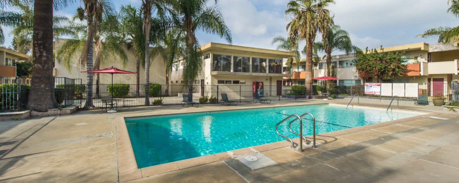 Las Palmas Apartments