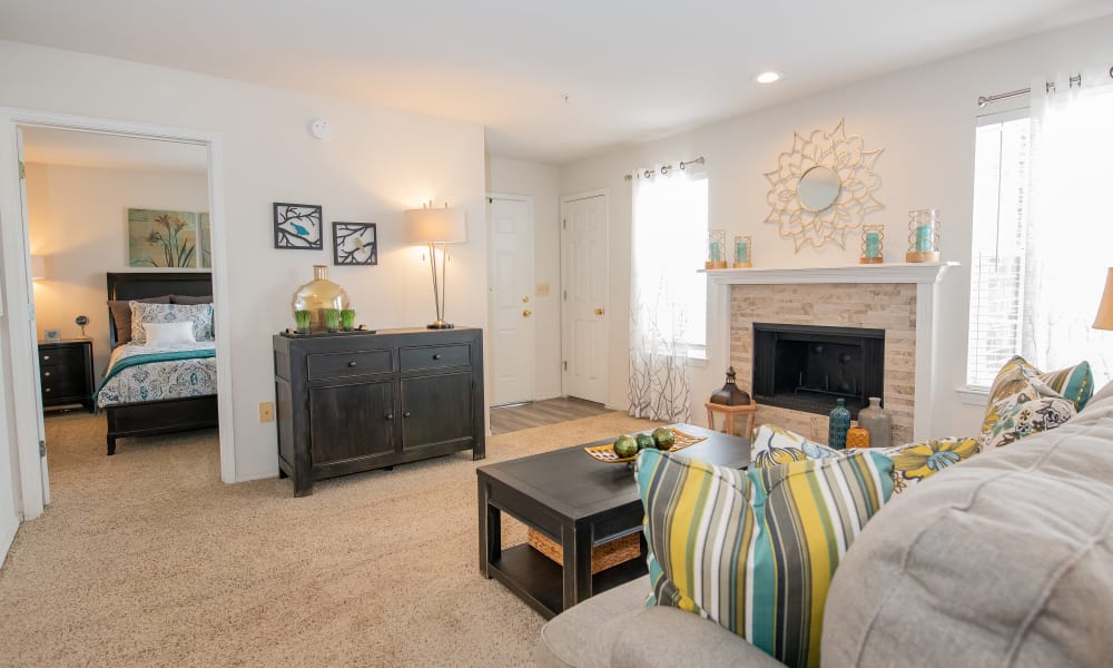 Living room at Crown Pointe Apartments in Oklahoma City, Oklahoma