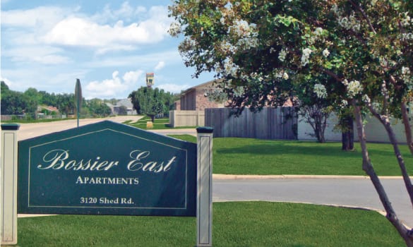 Our sign welcoming residents and guests to Bossier East Apartments