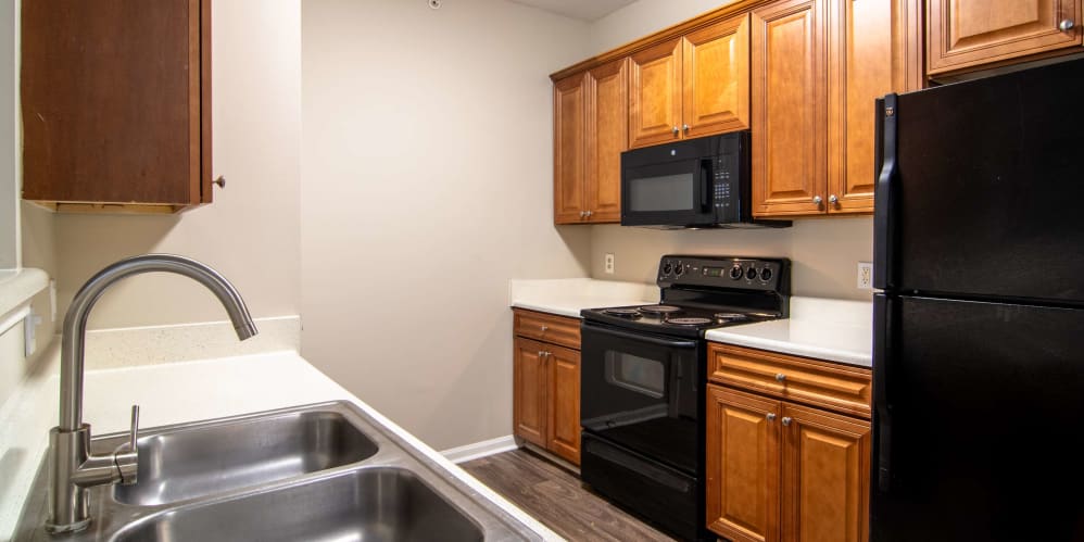 Houston Lake Apartments 8 of 12