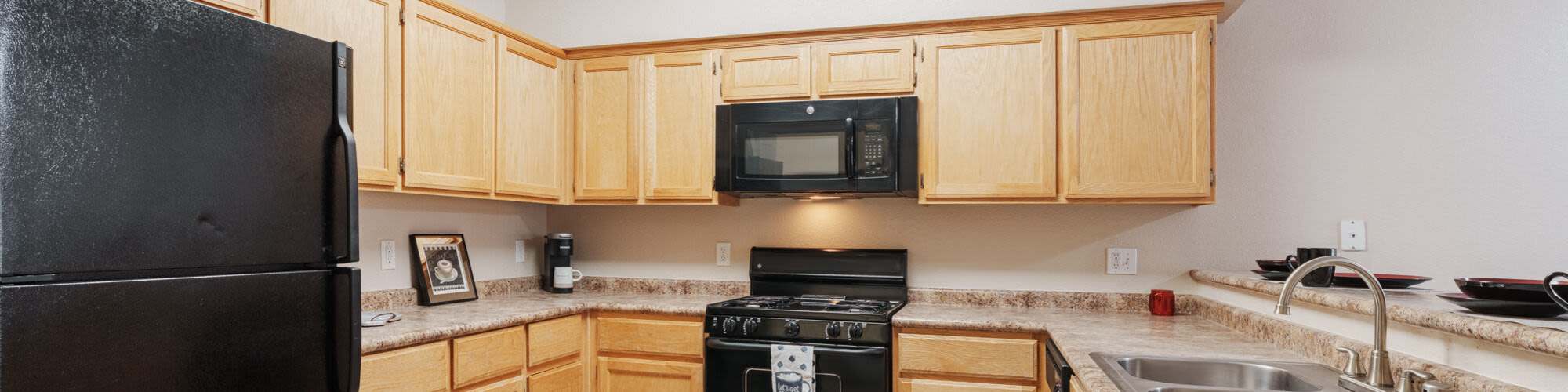 Photo Gallery | Oak Park Apartments in Bakersfield, California