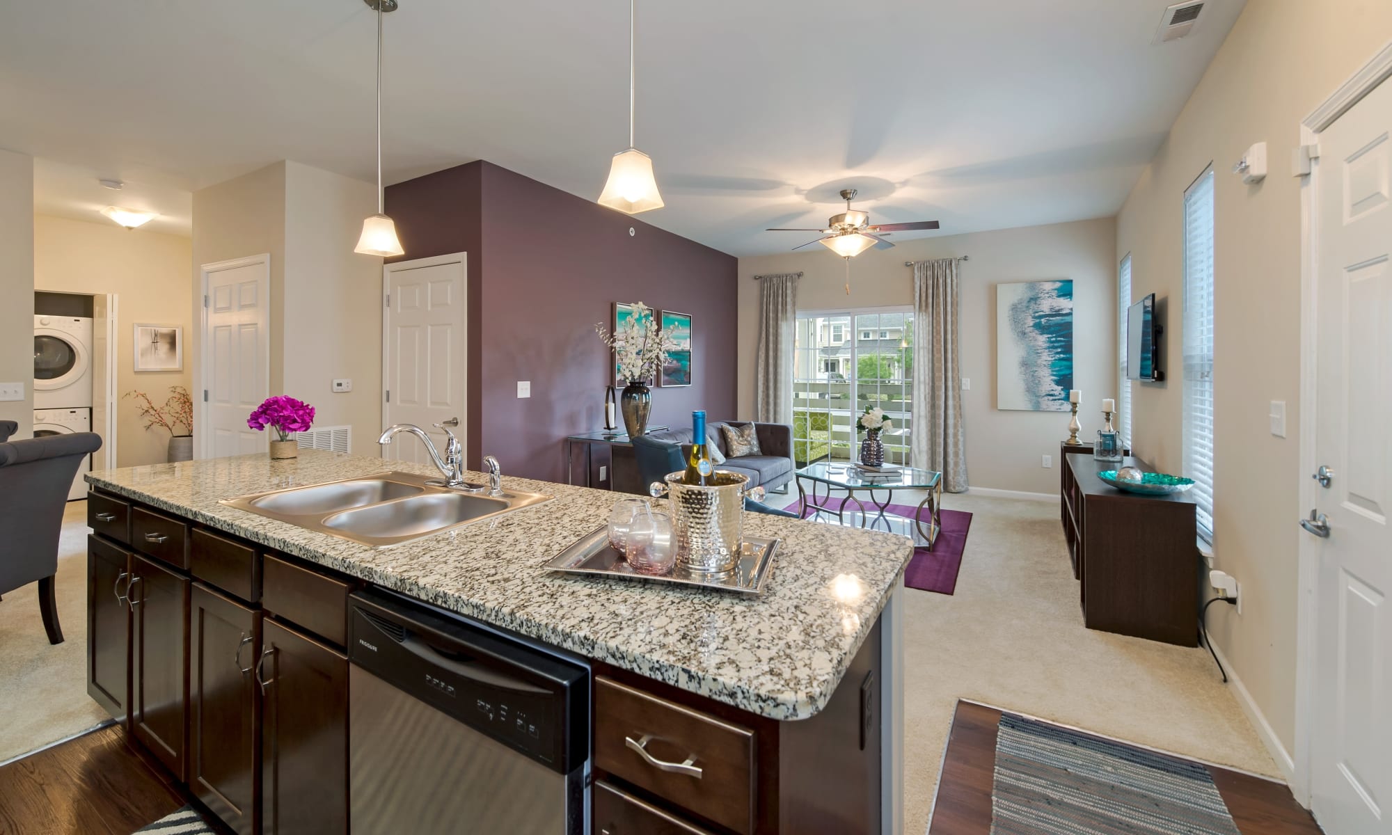 Luxury apartments at Cumberland Pointe in Noblesville, IN