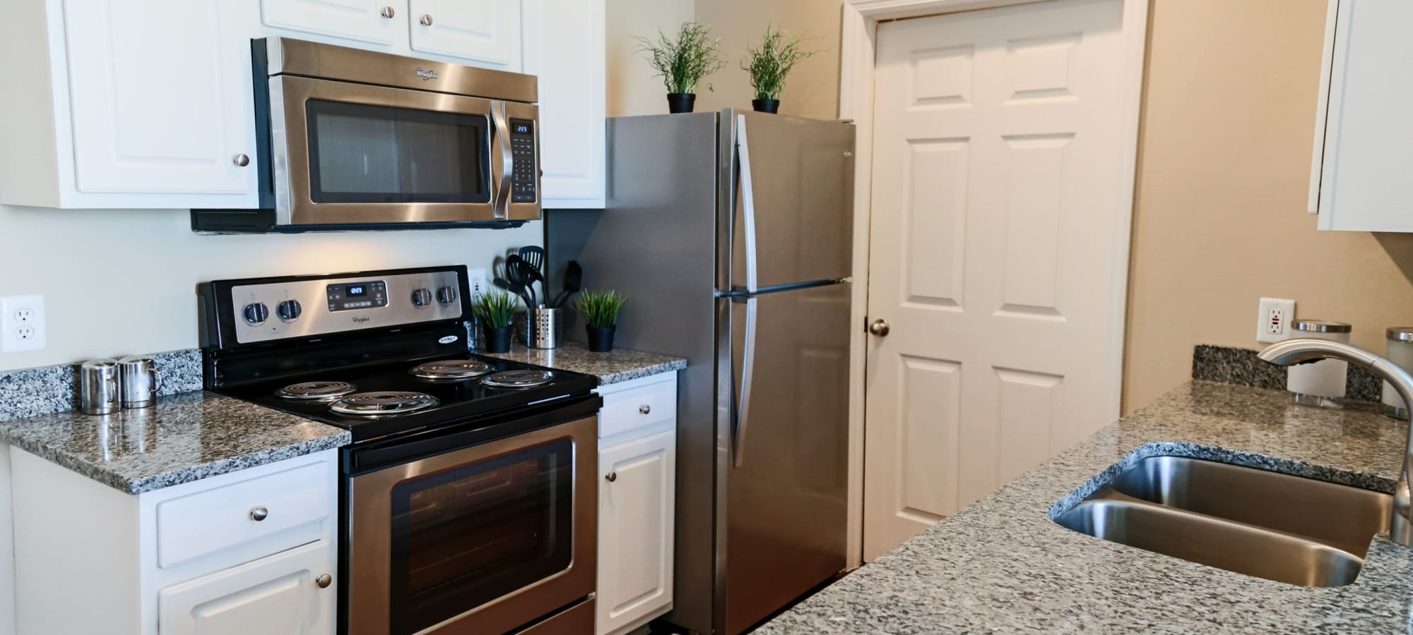 Apartments at The Preserve at Beckett Ridge Apartments & Townhomes in West Chester, Ohio