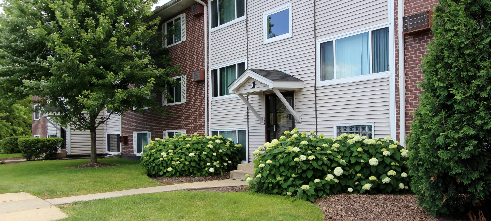 Hanover Park, Illinois apartments at West Line Apartments