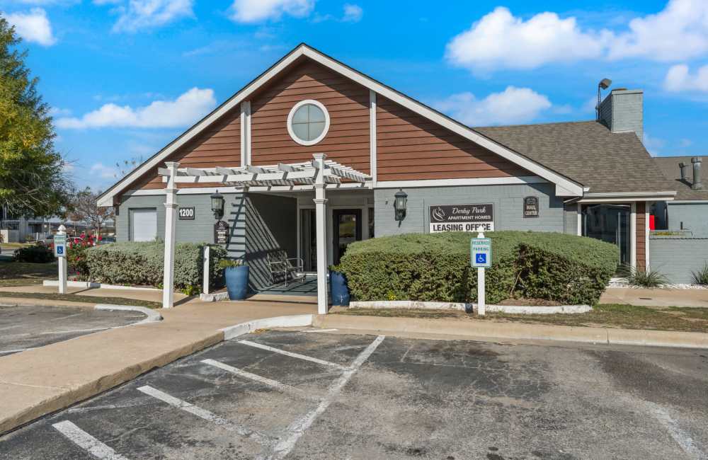 Charming community at Derby Park Apartments in Round Rock, Texas