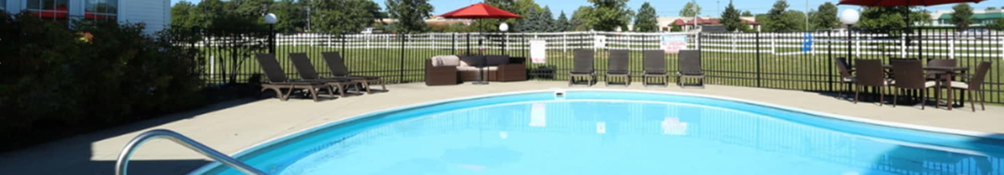 Neighborhood at Gateway Lakes Apartments in Grove City, Ohio