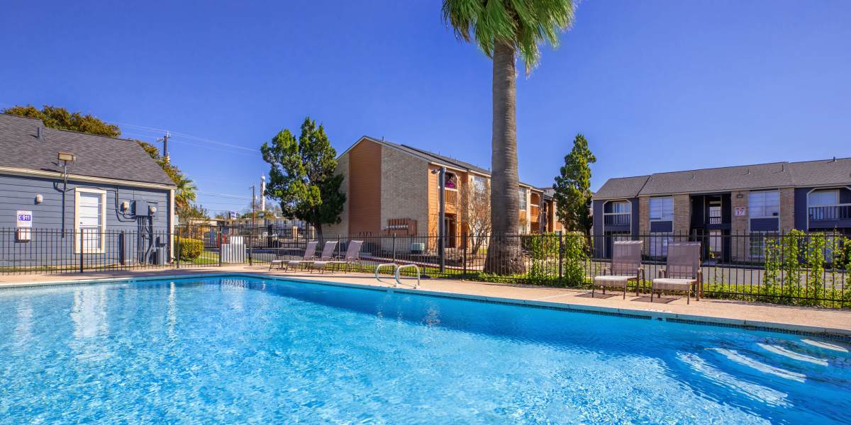 Gorgeous swimming pool at Fredericksburg Place Apartments in San Antonio, Texas