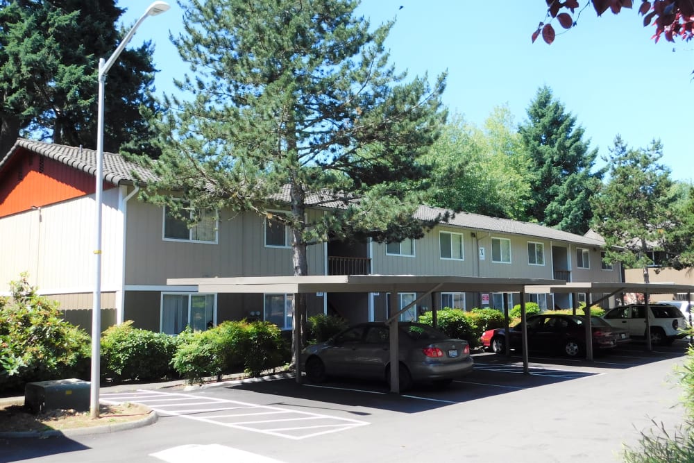 Exterior shot of apartments at Cascade Park in Vancouver, Washington