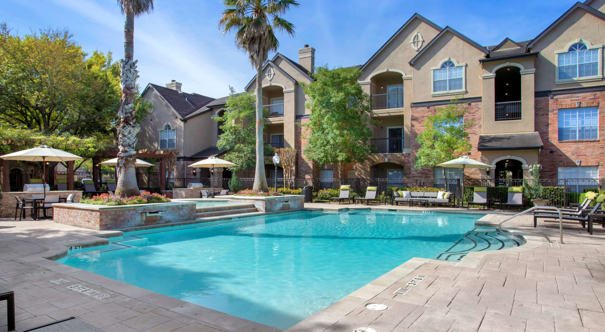 Apartments in Sugar Land, TX w/ Onsite Management