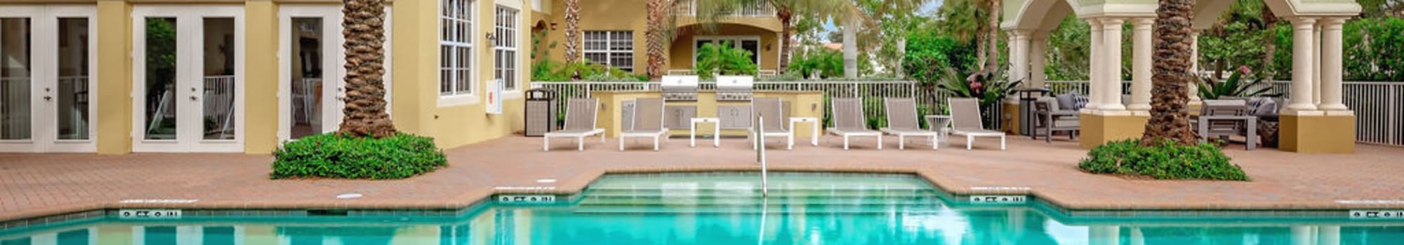 Dining at Riverwalk Pointe in Jupiter, Florida
