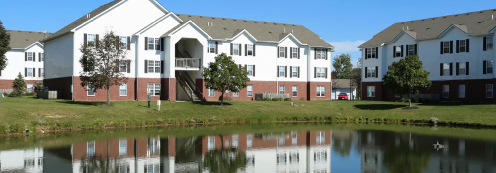Apartments at Gateway Lakes Apartments in Grove City, Ohio