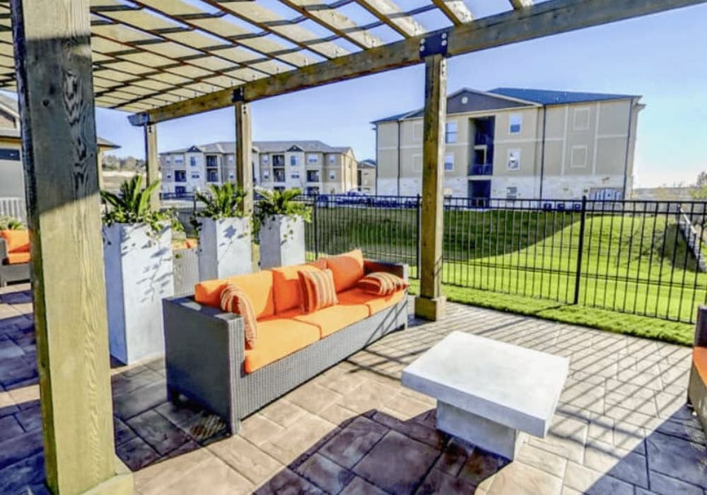 Outdoor lounge area at Arrington Ridge in Round Rock, Texas