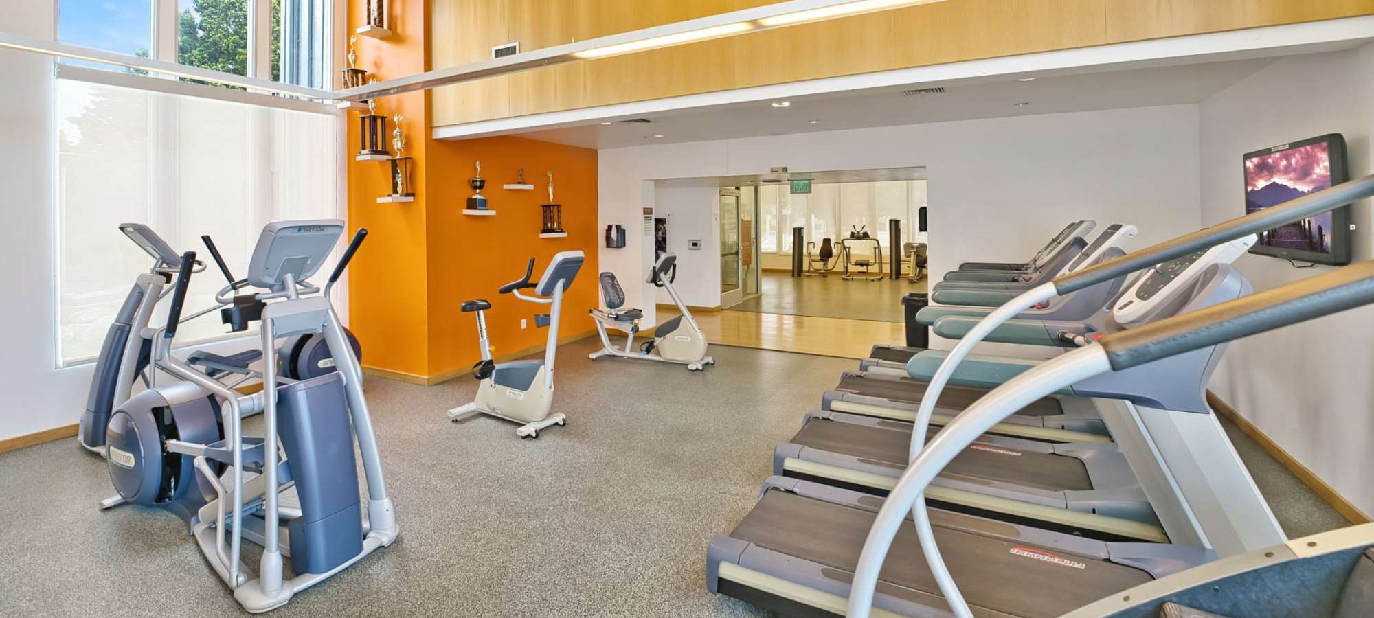 Amenities at Lakeside Village in San Leandro, California